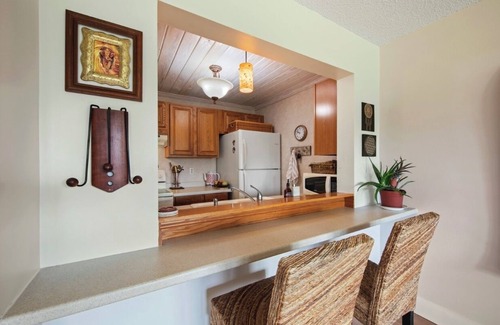 Central Naples Apartment | Welcome to your tranquil retreat in Naples!