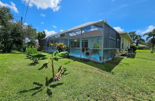 Port Charlotte House | Welcome to your dream pool home in Port Charlotte!