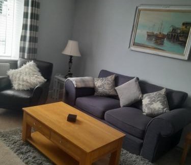 Lossiemouth House | WELCOMEHOUSE close to east beach, shops, restaurants and RAF base