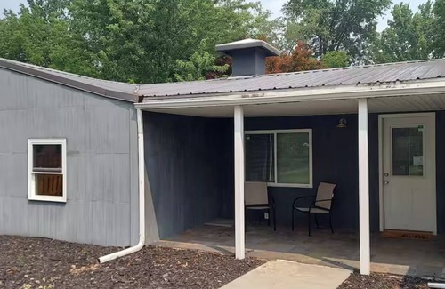 Warren House | Welcoming 3-bedroom House - Howland OH