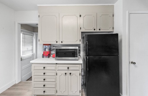 Benson House | Welcoming 3-bedroom house in the heart of Omaha