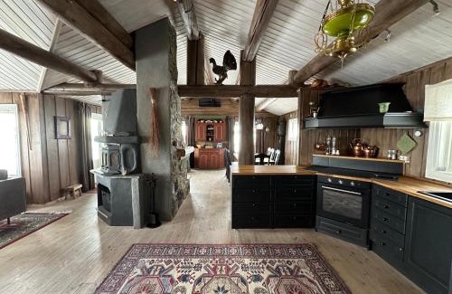 Beitostolen House | Welcoming Cabin with Fireplace & Modern Kitchen