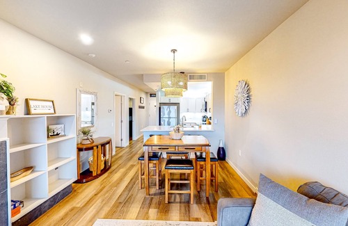 Chelan Condo | Welcoming condo with private balcony, pool, hot tub, & mountain/lake views