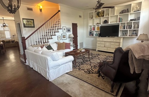 Central Business District House | Welcoming Downtown 2-Bedroom 2.5 Bath Townhome