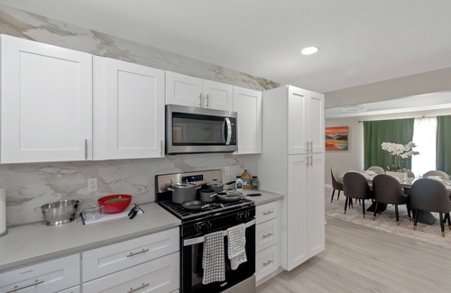 Church Street House | Welcoming Family Friendly 4-bed/3 bath home in vibrant Atlanta close to Airport