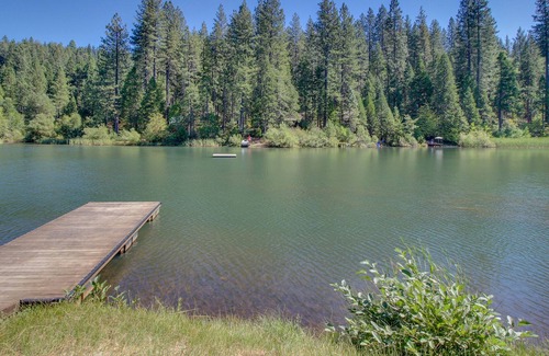 Arnold Cabin | Welcoming home with foosball & spacious deck - near recreation center & pool