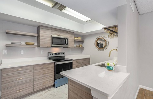 South Patrick Shores Condo | Welcoming ocean front 2-bedroom condo in Satellite Beach.
