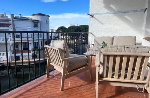 Empuriabrava Apartment | WELCS APARTAMENTO 191 EMP en el canal