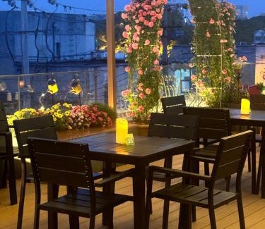 Xicheng Hotel | WeLight逐光旅舍百花深处胡同店