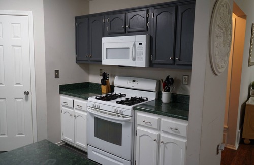 Southaven House | Well-Appointed 3BR Home w/Standalone Guest House