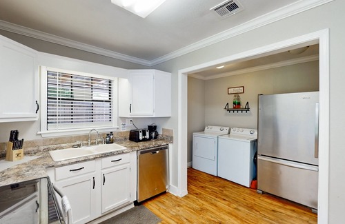 Ardmore House | Well-appointed, dog-friendly house with game room, washer/dryer, & central AC