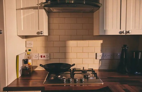 New Cross Apartment | Well-connected & furnished 1 bedroom flat