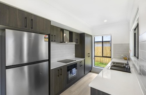 Browns Plains House | Well decorated cozy 3BR home at Browns Plain