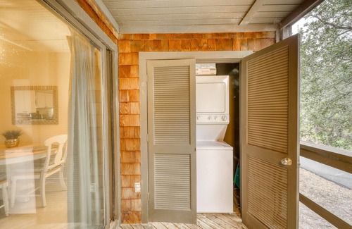 Kiawah Island Condo | Well-equipped Condo with Screened Porch & Lake View - Near Beach, Dogs Welcome