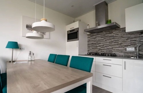 Nunspeet Ski Chalet | Well-kept chalet on the water, near the Veluwemeer