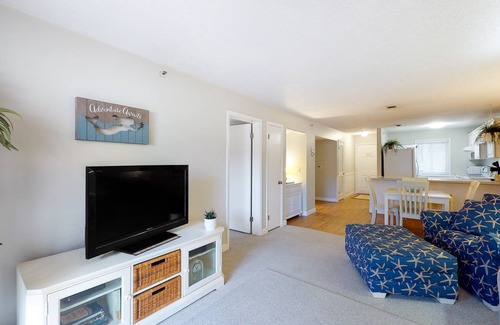 North Ocean City Condo | Well-Located Condo 2 Blocks from the Beach w/AC & Private Laundry