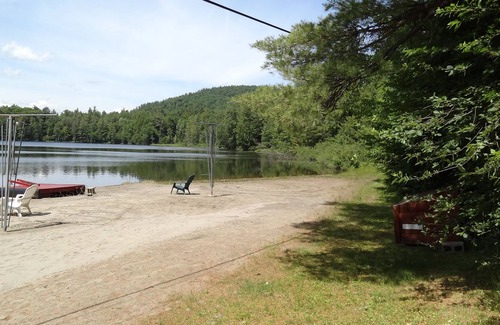 Chestertown Condo | Well maintained Adirondack Lakeside Condo. Kid & Pet Friendly