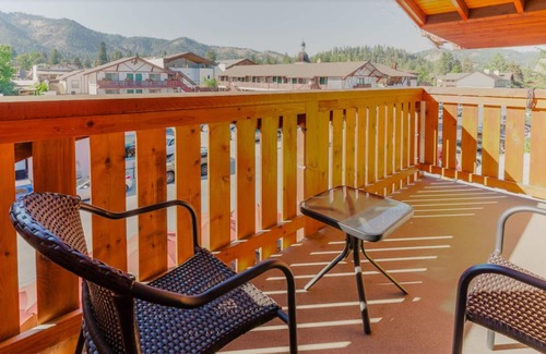 Leavenworth House | Well-maintained luxury townhouse in Downtown Leavenworth