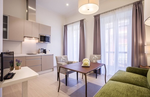 El Arenal Hotel | Welldone Cathedral Suites