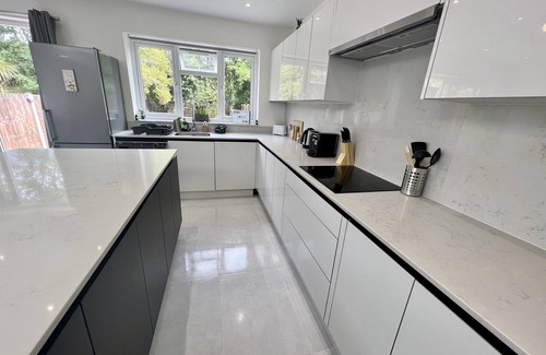 Stonebridge House | Wembley Stadium 5* Brand New House sleeps 14