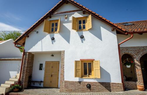 Bataszek Apartment | Werner Apartman