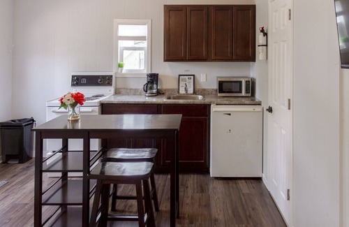 Prince Edward Apartment | Werslake Milford Cottage