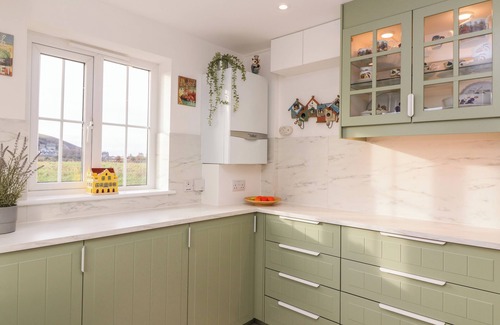 Bridport House | WEST BAY HOLIDAY HOME, pet friendly, with open fire in West Bay