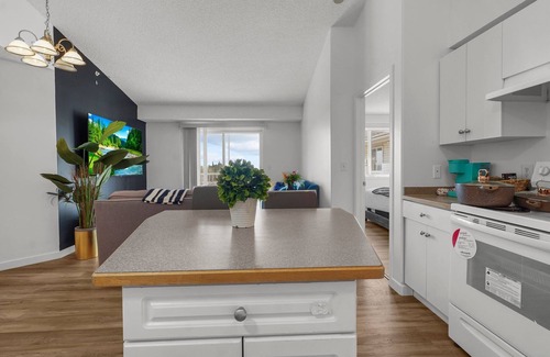 West Edmonton Apartment | West Edmonton Mall Condo | Free Parking