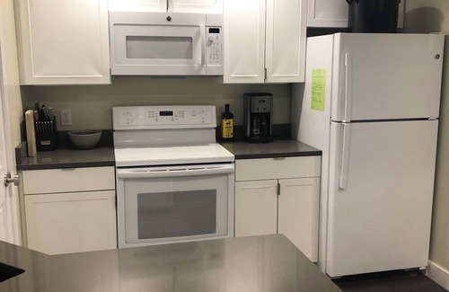 Provincetown Condo | WEST END! 10% DISCOUNT ON ANY OPEN DATES! PRIME WEEKS AND HOLIDAYS INCLUDED!