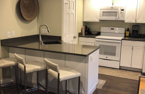 Provincetown Condo | WEST END! 10% DISCOUNT ON ANY OPEN DATES! PRIME WEEKS AND HOLIDAYS INCLUDED!