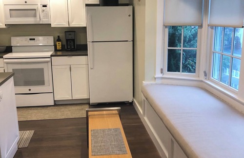Provincetown Condo | WEST END! 10% DISCOUNT ON ANY OPEN DATES! PRIME WEEKS AND HOLIDAYS INCLUDED!