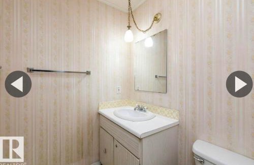 West Edmonton House | West end