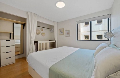 West End Condo | West End Family Getaway - 2 min to Stanley Park