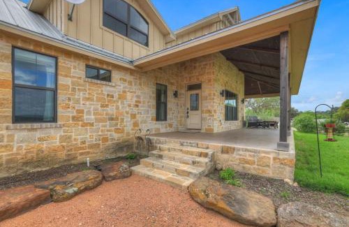 Fredericksburg House | West End Lodge Resort Style Pool!