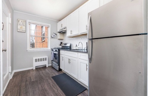 West Hartford Apartment | West Hartford Affordable, NEW, & Parking Included