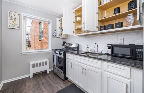 West Hartford Apartment | West Hartford Affordable, NEW, & Parking Included