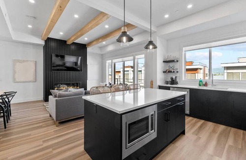 Central Okanagan House | West K - Shelter Bay