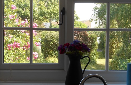 West Mersea Cottage | West Mersea Cottage, Coast Road. Beach/sea area. Xmas/NY availability