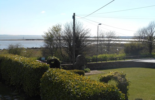 West Mersea Cottage | West Mersea Cottage, Coast Road. Beach/sea area. Xmas/NY availability