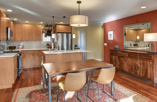 Genesee House | West Seattle townhouse in the heart of Alaska Junction