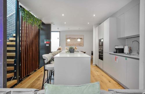 Manchester City Centre House | West Townhouse by CasaCity
