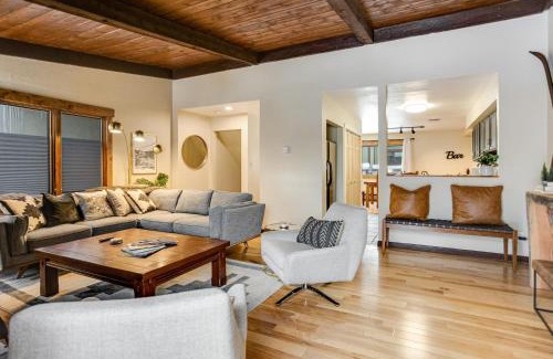 Intermountain Apartment | West Vail Mountain Escape & Kinnikinnick Sunshine House