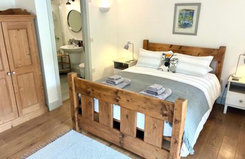 Westbury-sub-Mendip Bed & Breakfast | Westbury Cross House Bed & Breakfast