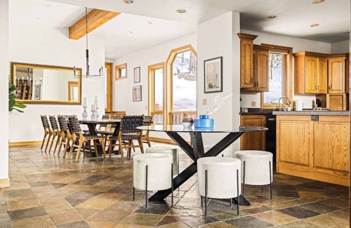 Breckenridge House | Western Sky Ranch | 8 Bed | Pool table & Hot Tub