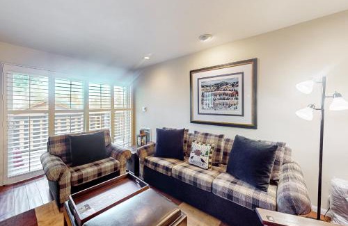 Mammoth Lakes Apartment | Western Slopes Villas 3