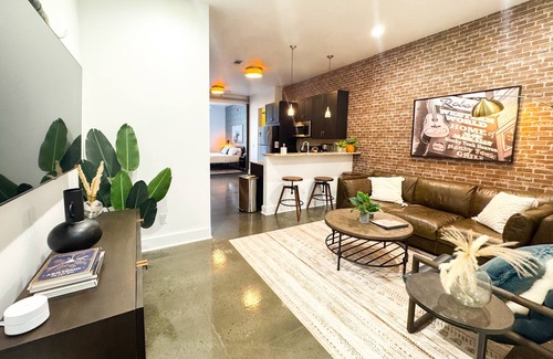 West End Condo | Western World | Stay Near Vandy and Centennial Park on West End, 10 min to Broadway