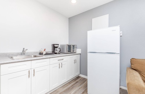 Okanagan-Similkameen Hotel | Westridge Motor Inn