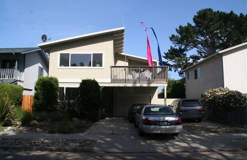 Westside Santa Cruz House | Westside 3 BR + loft Overlooks Natural Bridges Beach. Great for Families!