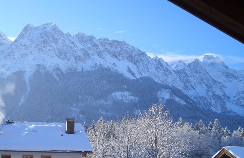 Untergrainau Apartment | Wetterstein with mountain panorama view