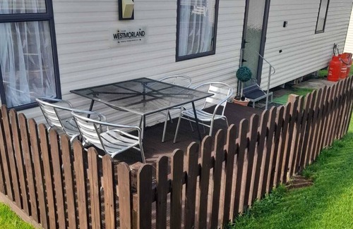Wyke Regis House | Weymouth, Dorset - Pebble Bank with stunning views of Chesil Beach